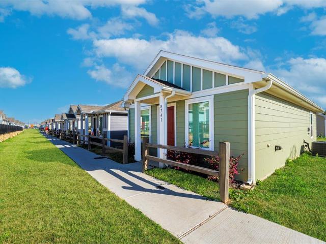 8741 Cottage Crk Dr, Fort Worth, TX 76123 | MLS #21208