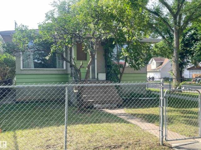 8759 81 Avenue Nw, Edmonton, AB, T6C 0W5 house for sale | Listing ID E4507 | Royal LePage