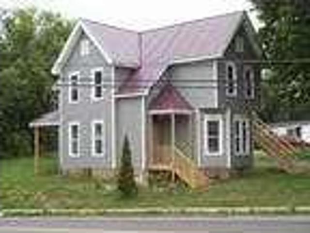$875 / 2br 2 BR 1 BATH W/GARAGE