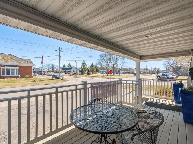 875 7th Street SW