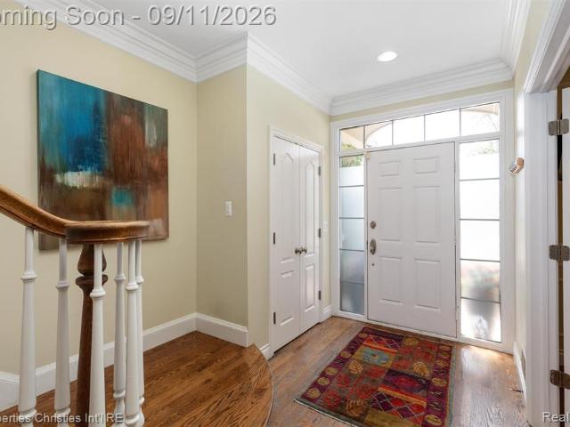 875 Chapin Avenue