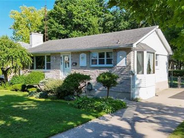 875 Kemsley Drive, Sarnia, ON, N7V 2M6 house for sale | Listing ID 26018 | Royal LePage
