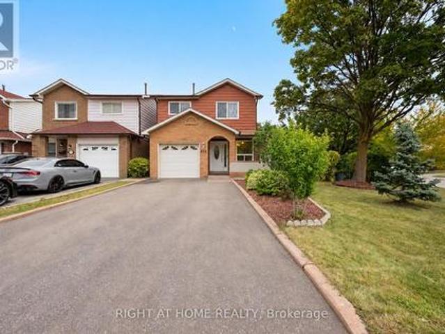 875 Messenger Meadow Drive, Mississauga, ON, L5C 3T1 house for sale | Listing ID W13853 | Royal LePage