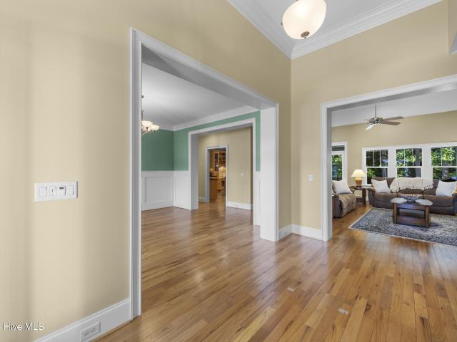 8762 Ramsbury Way