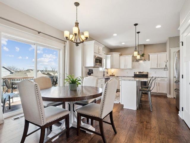 876 S 93rd St, West Des Moines, IA
