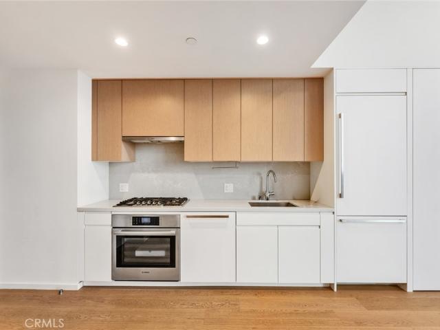877 Francisco St 805