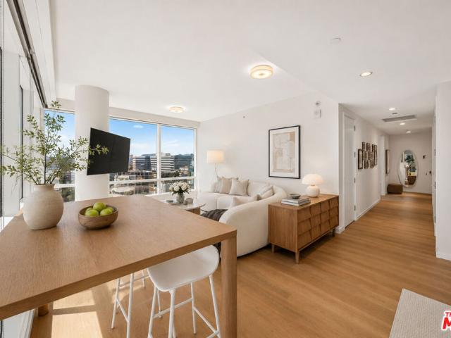 877 Francisco Street 1611