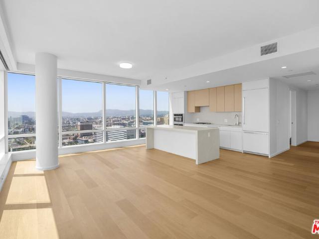 877 Francisco Street 2811