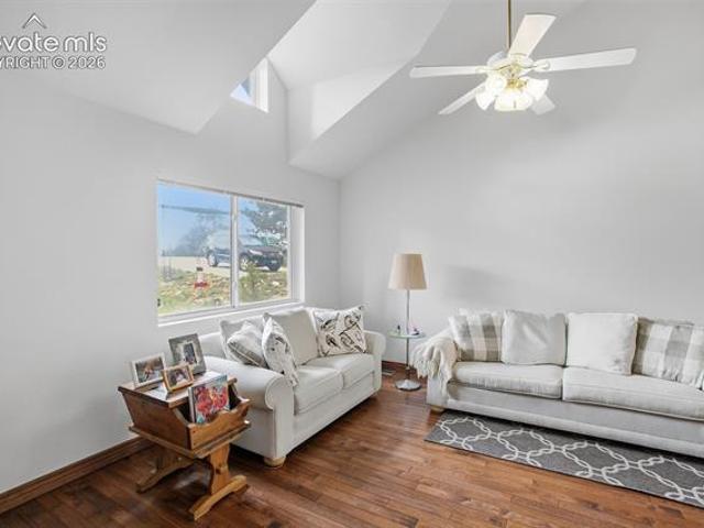 877 N Mountain Estates Road
