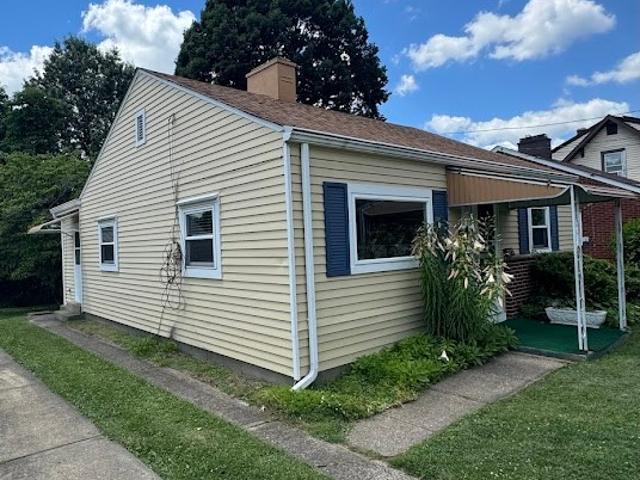 877 Riverview Ave