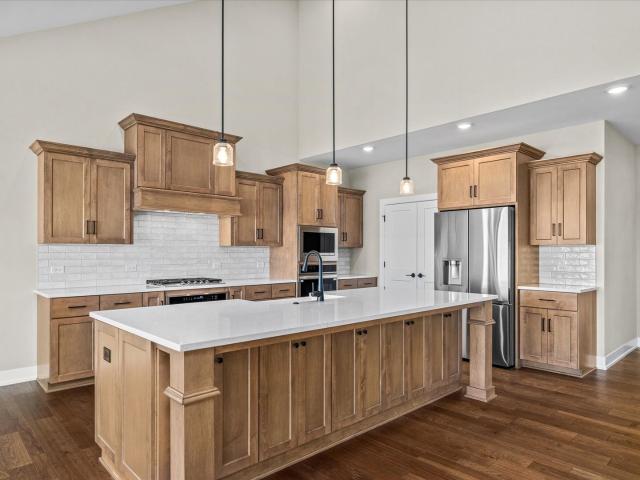 878 Claridge Drive