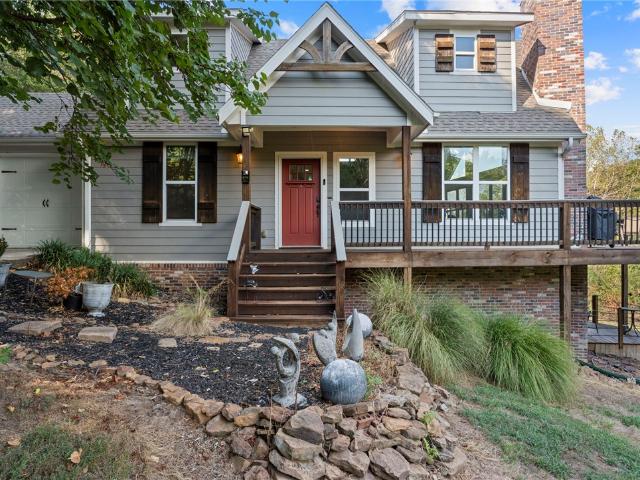 878 James Place