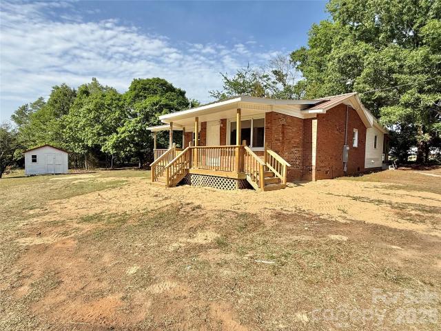 878 Stanback Ferry Road