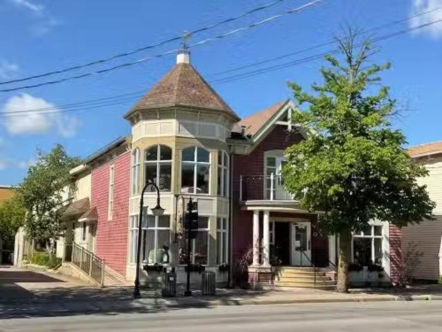 878 Rue De St Jovite, Mont Tremblant, QC, J8E 3J8 commercial.