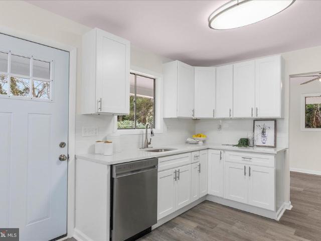 8795 Hickory Hill