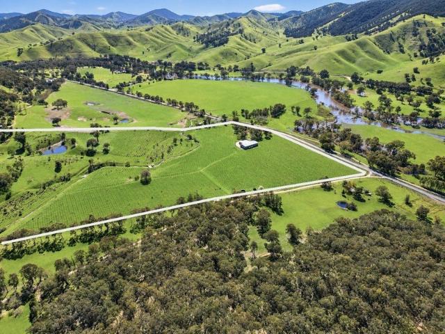 8792 Murray River Road, Walwa