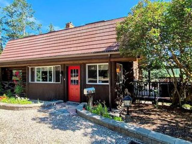 8793 Colony Road, Wardner, BC, V0B 2J0 Luxury House for sale | Listing ID 10394 | Royal LePage Carriage Trade Luxury Properties