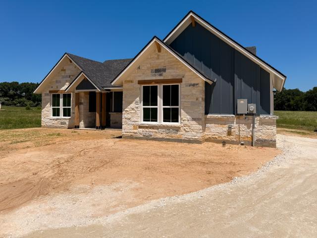 879 Pineview Circle