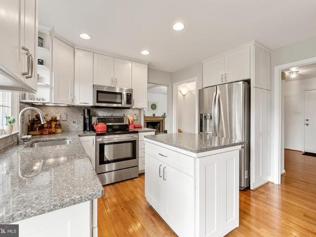 8805 Aquary Court