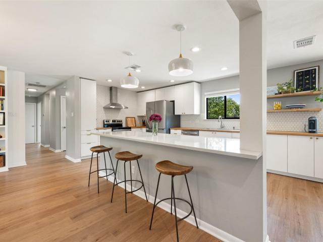 8805 Leisure Dr