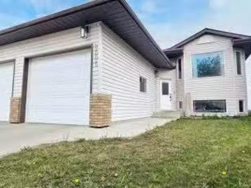 8805 125 Avenue, Grande Prairie, AB, T8X 1P2 house for sale.