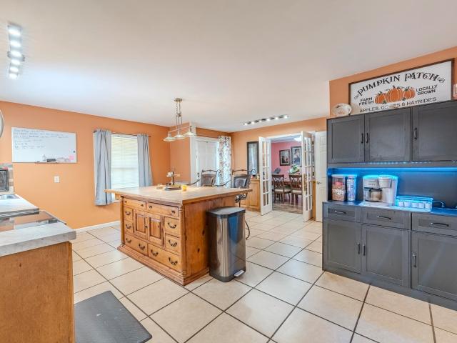 8809 22 HWY S