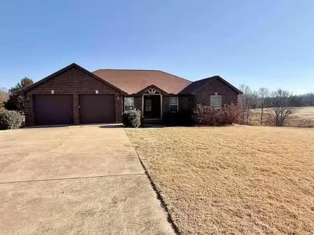 8800 COUNTY ROAD 61, FLORENCE, AL 35634