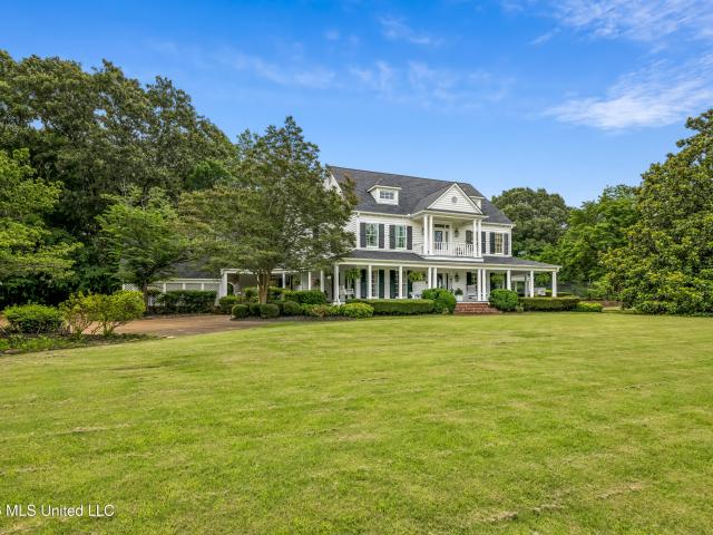 8800 Hunters Run Drive