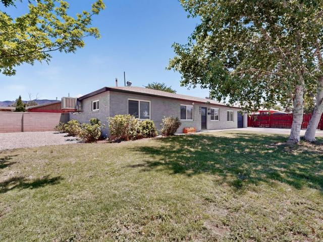 8803 Los Arboles Avenue NE