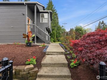 8803 15th Avenue NE