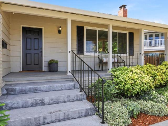 880 Lansdown Court