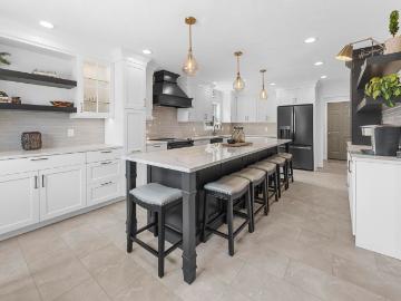 880 N Evergreen Drive