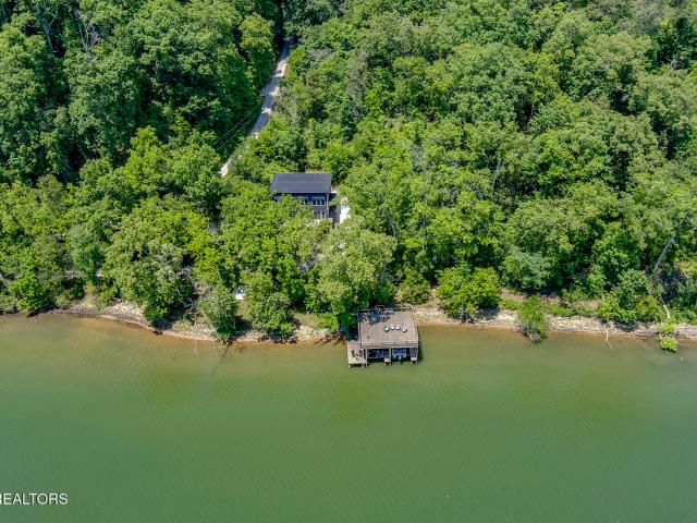 880 Skyline Drive