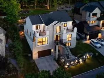 880 Rue Des Bernaches, Mont Saint Hilaire, QC, J3H 0C4 Luxur.