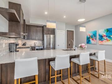 880 W River Street 409