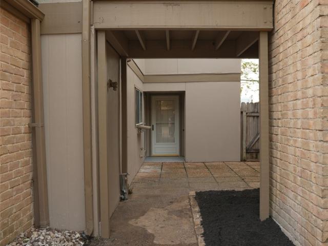 880 Tully Road 26
