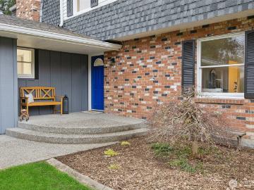 8814 th Street E, Graham, US, WA