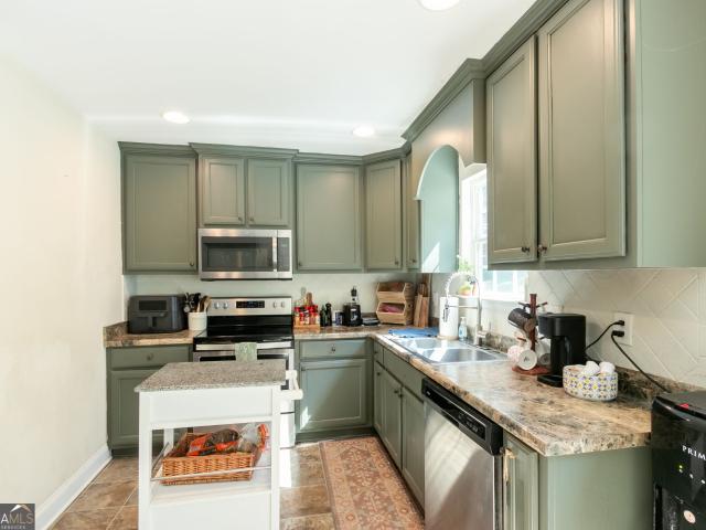 8816 Shallow Creek Trail