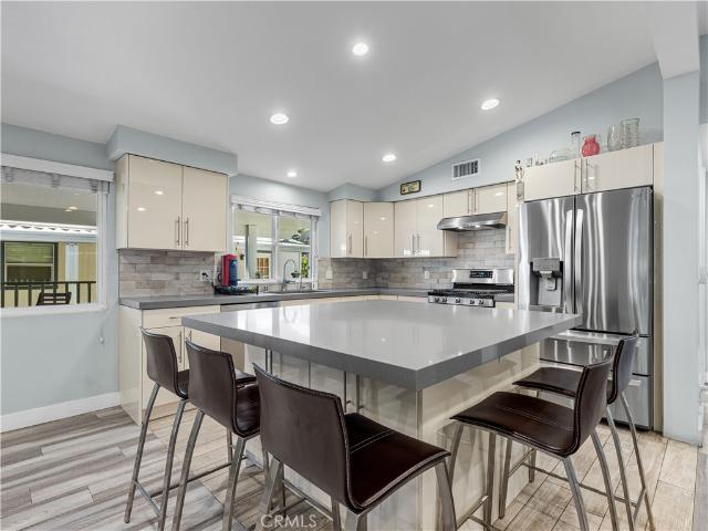 8811 Canoga 417