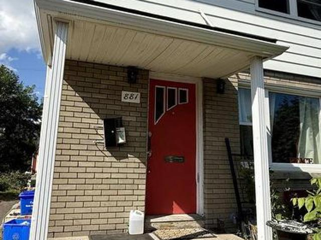 881 Smyth Road, Ottawa, ON, K1G 1P4 house for lease | Listing ID X13704 | Royal LePage