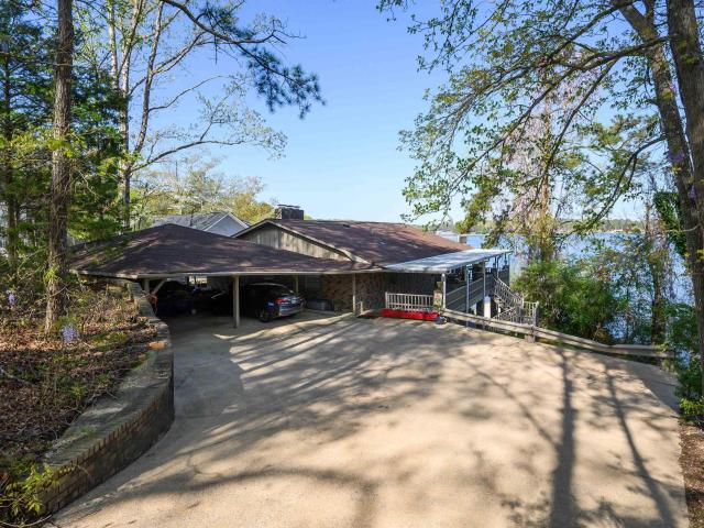881 Ridgeway Circle