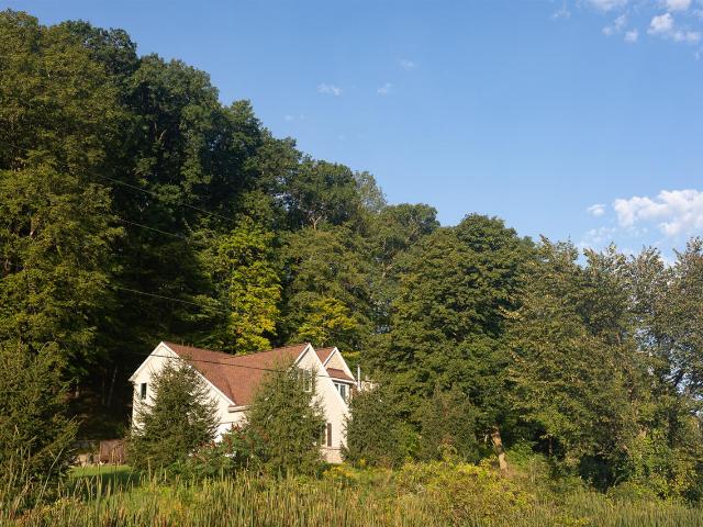 8824 Grand River Drive