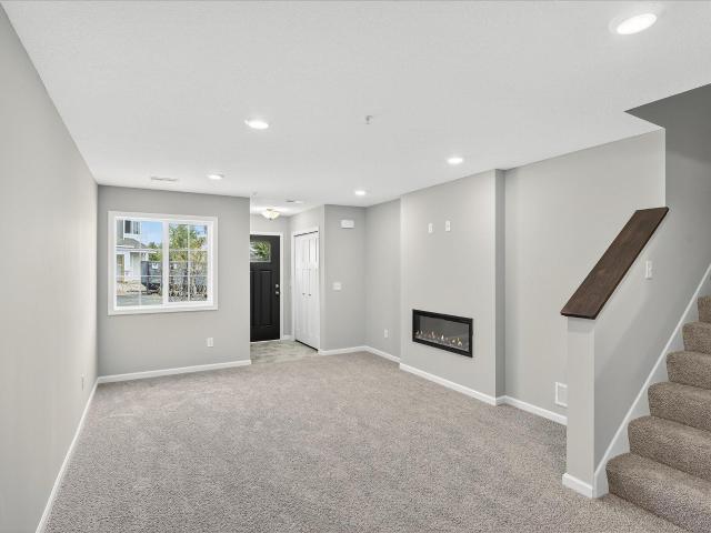 8828 Meadowcrest Drive NE