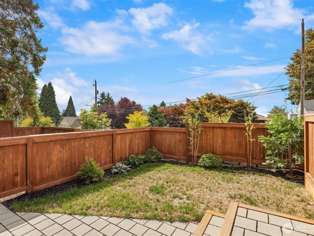8828 B 38th Avenue SW