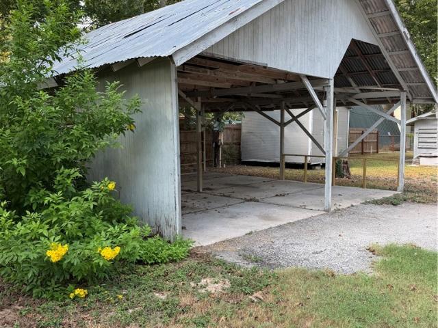 882 Buerger Lane