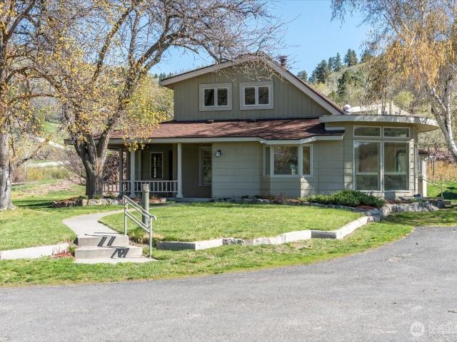 882 Lower Joe Creek Road