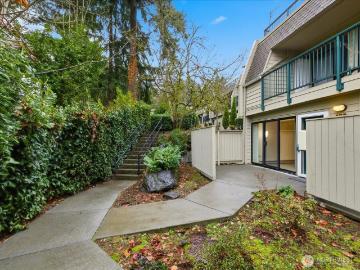 8835 th Ave NE, Unit D102, Redmond, WA 98052 | MLS #2461