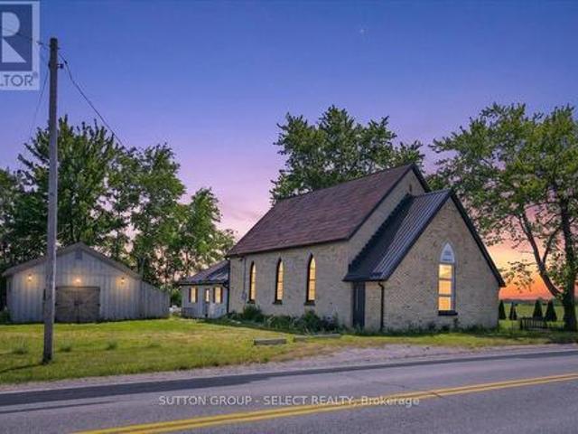 8833 Confederation Line, Warwick, ON, N0M 2S0 house for sale | Listing ID X13418 | Royal LePage