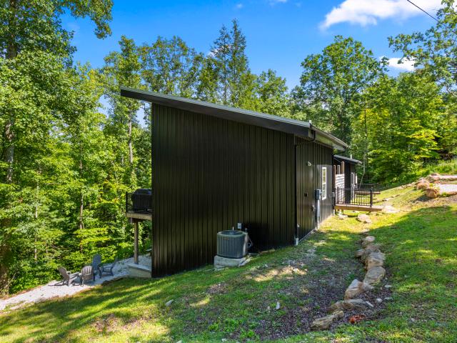 883 & 885 Booth Ridge Road