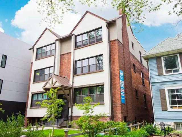 883 Grosvenor Avenue — 2 Bedroom Suite